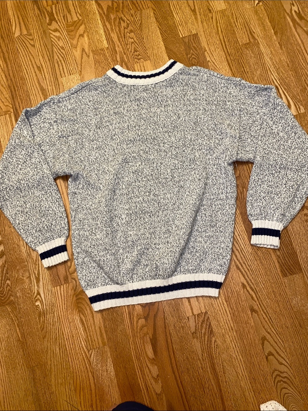 Lakeland Canada Wool Sweater Size L / Made in Canada - Picture 8 of 9